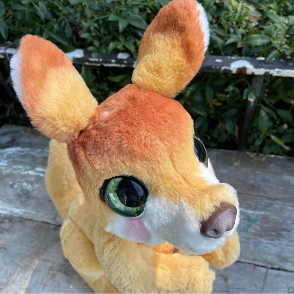 FurReal Friends Plush Mama Josie The Kangaroo Interactive Stuffed animal wallaby - Picture 3 of 4